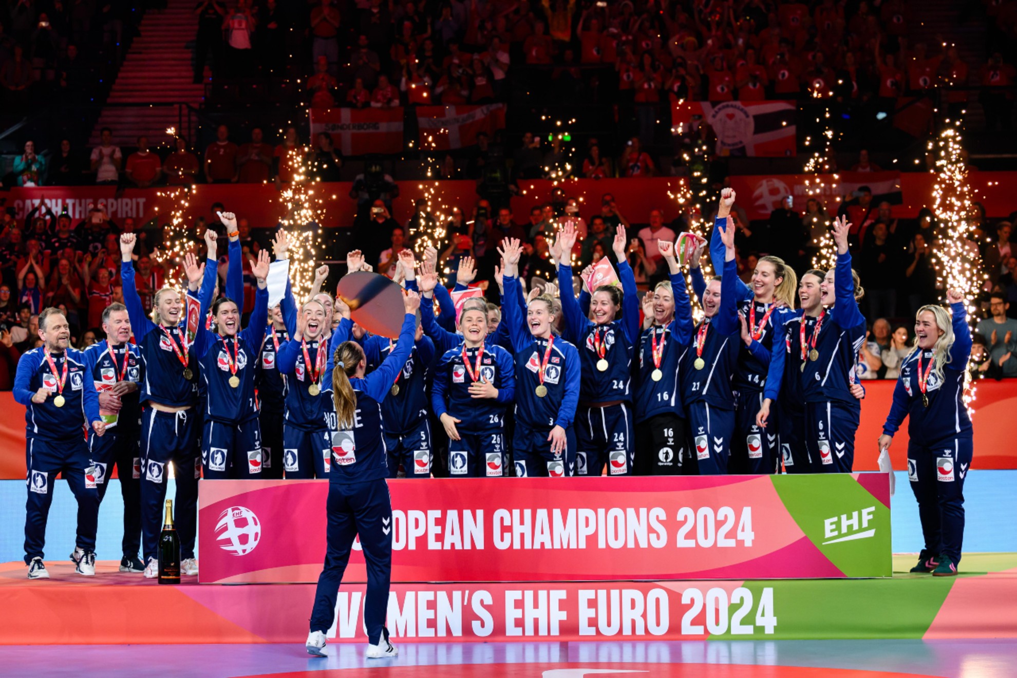 Europeo Femenino Austria-Hungría-Suiza 2024 - Final. Dinamarca vs. Noruega
